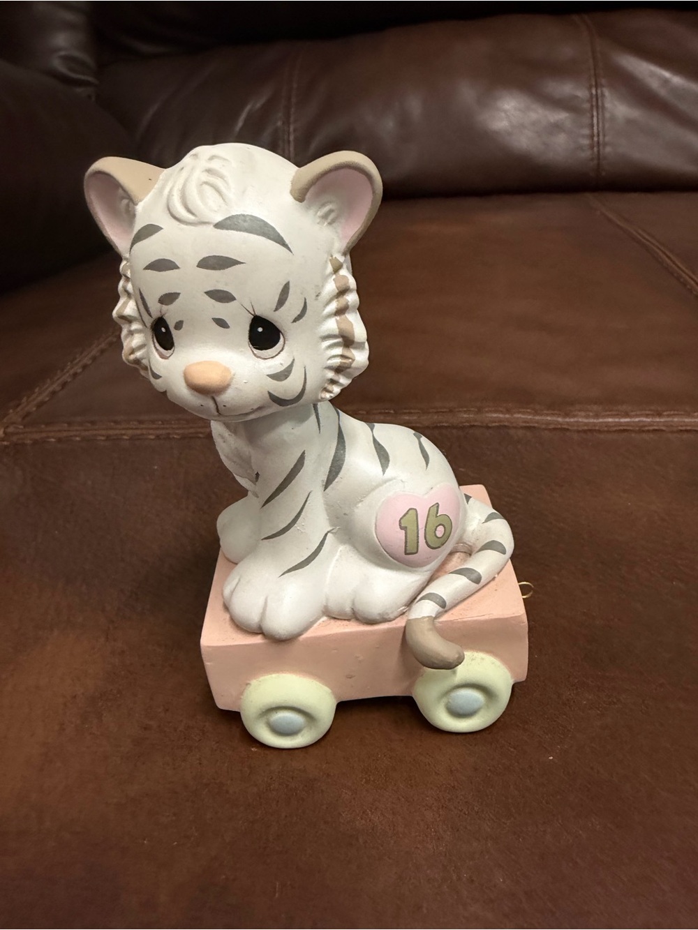 Precious Moments “16 & Feline Fine” White and Pink Tiger birthday Figurine   #89